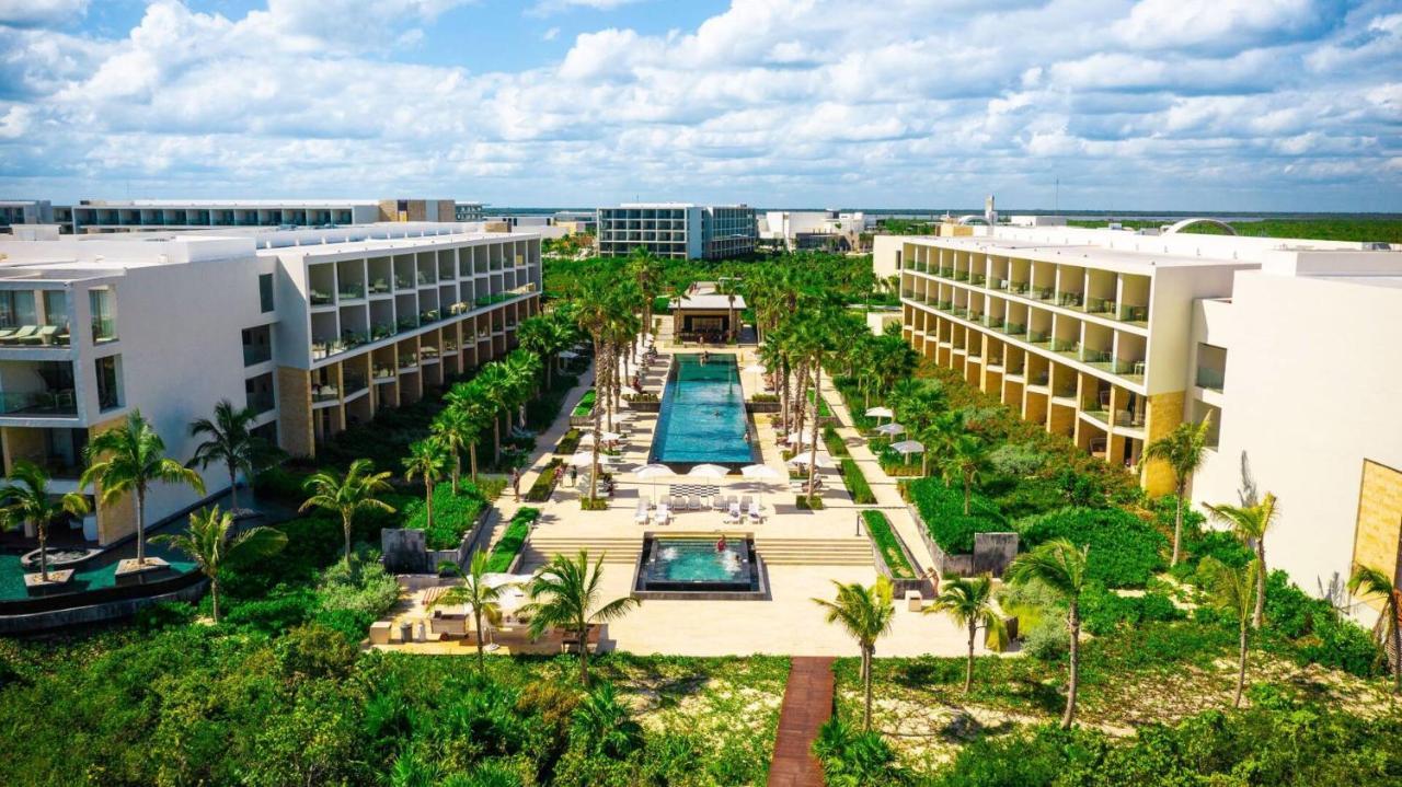 Family Selection At Grand Palladium Select Costa Mujeres Cancún Extérieur photo
