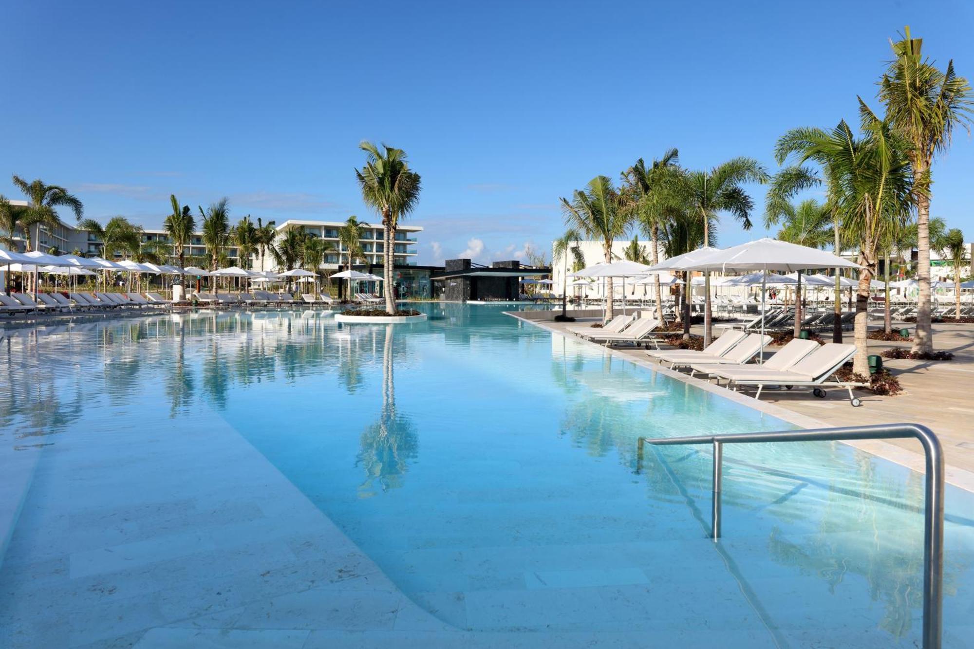 Family Selection At Grand Palladium Select Costa Mujeres Cancún Extérieur photo