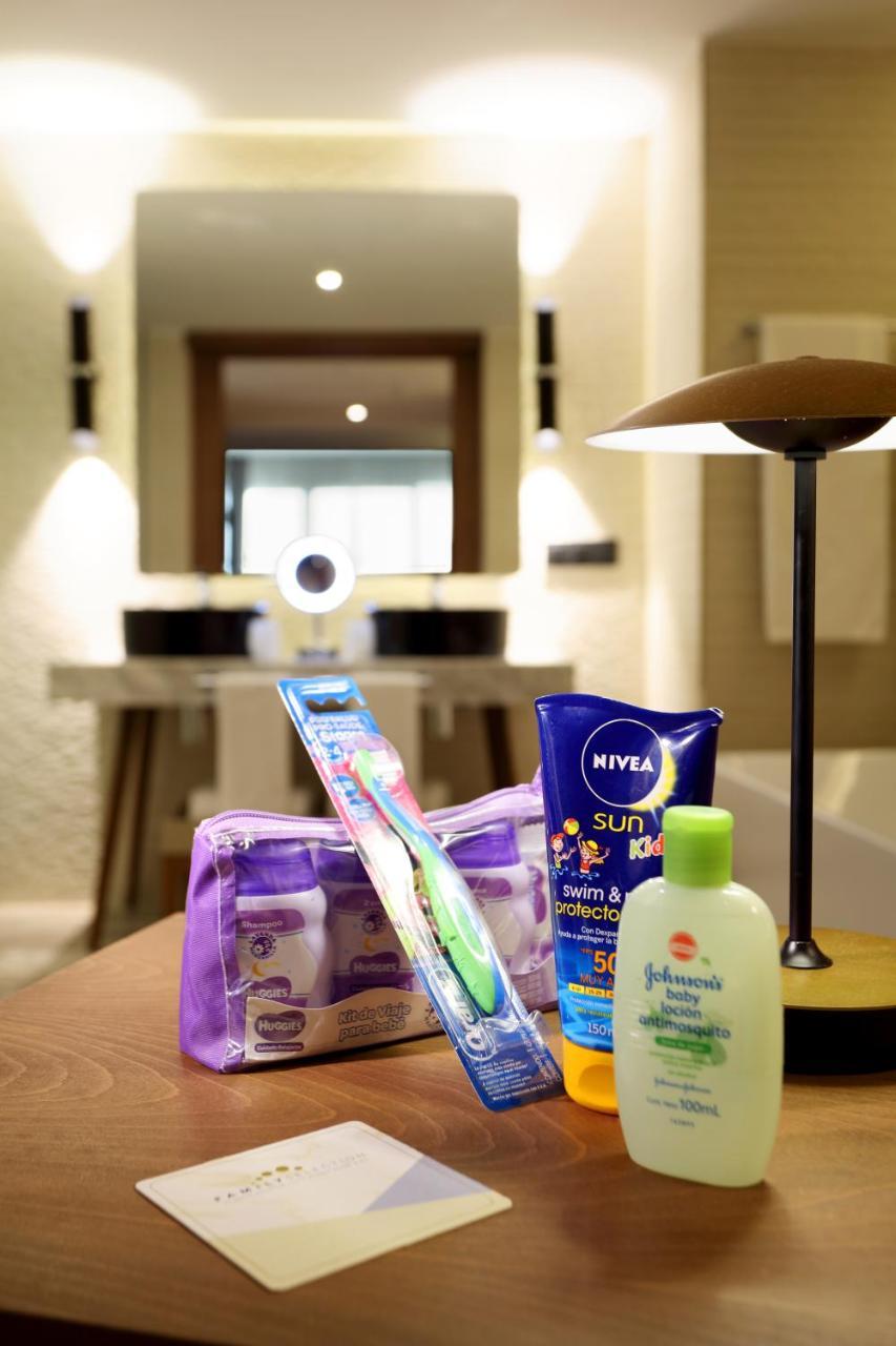 Family Selection At Grand Palladium Select Costa Mujeres Cancún Extérieur photo